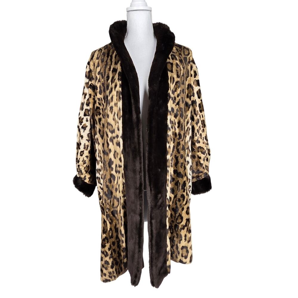 VINTAGE 70-80's FRENCH‑BOUTIQUE MADE REVERSIBLE LEOPARD FAUX-FUR COAT – 40 (M/L)